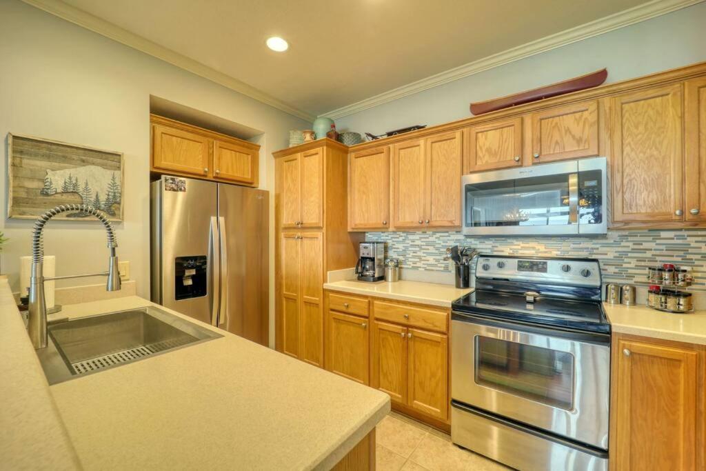 Bucket List Views Sugar Mountain Private Condo - 2Bed, 2Bath, Sleeps 6, Panoramic Views Of Mountains From Large Deck, Short Drive To Shopping, Restaurants, Cafes & Banner Elk Town Exterior photo